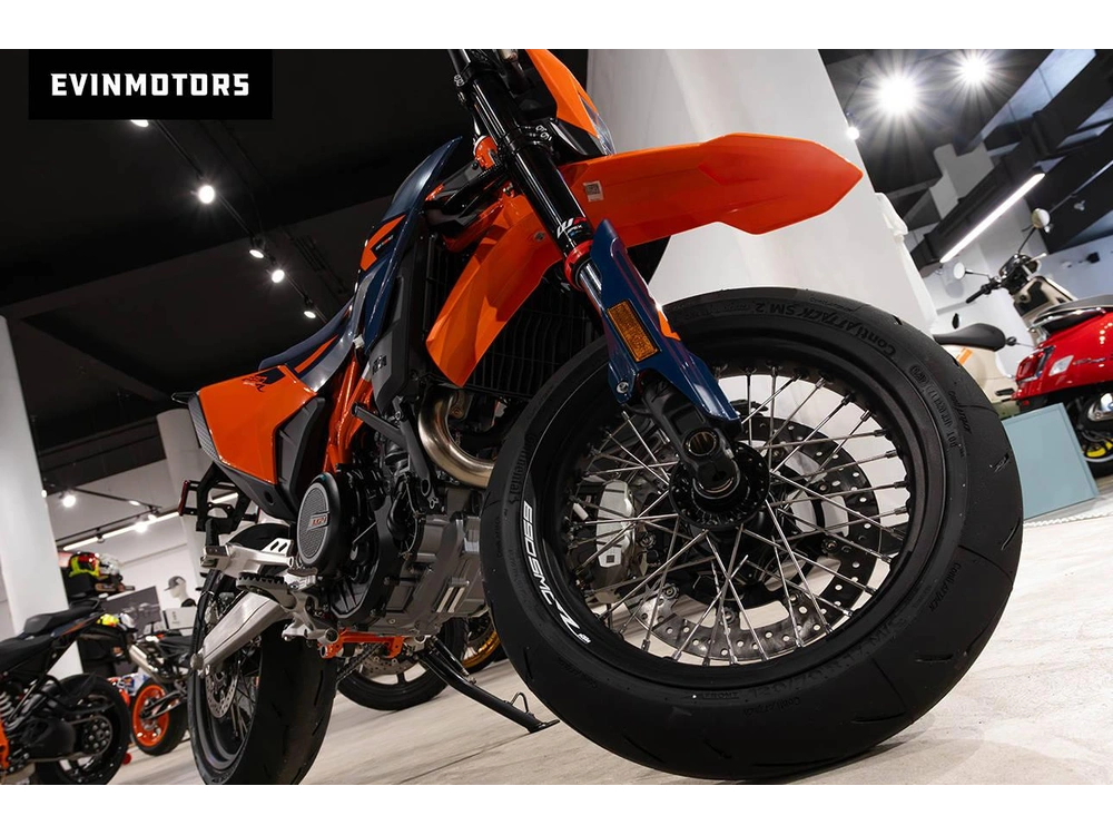 2026 Ktm 690 Smc R