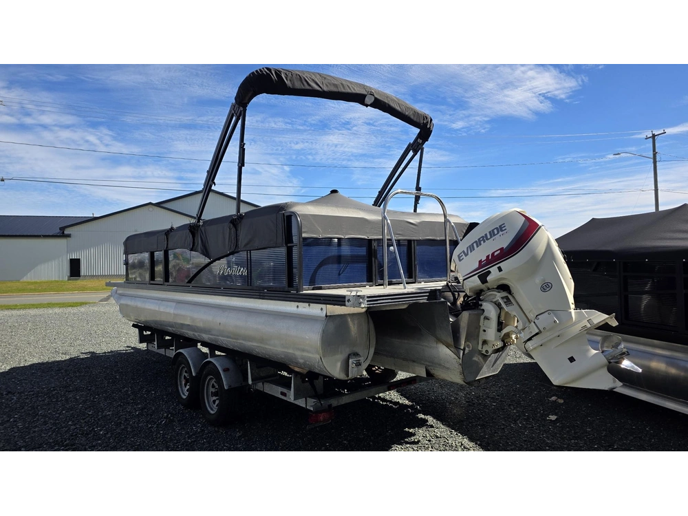2018 Manitou Pontoon Aurora Le 230 alt