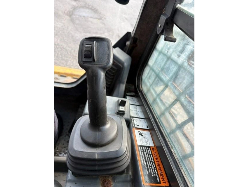 John Deer 330g 2018 alt