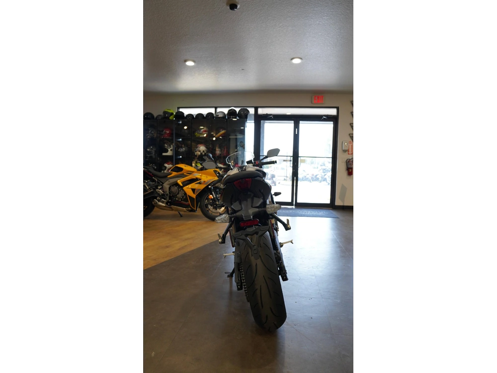 2026 Triumph Daytona 660 alt