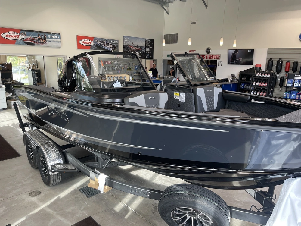 2027 Lund Boat Co 1975 Tyee alt