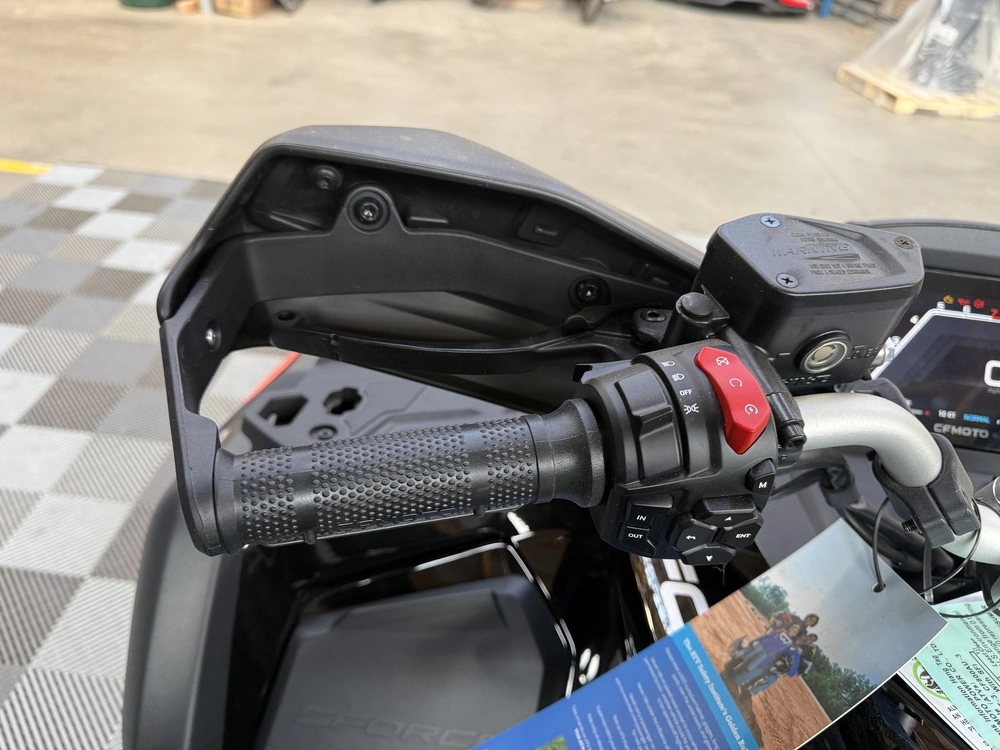 2026 Cfmoto Cforce 800 Touring alt