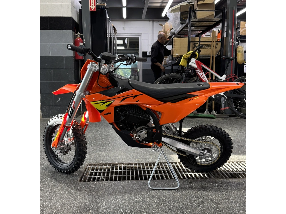 2027 Ktm Sx-e5 alt