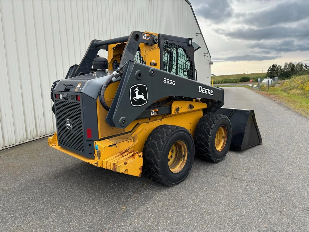 John Deere 332g 2023 alt