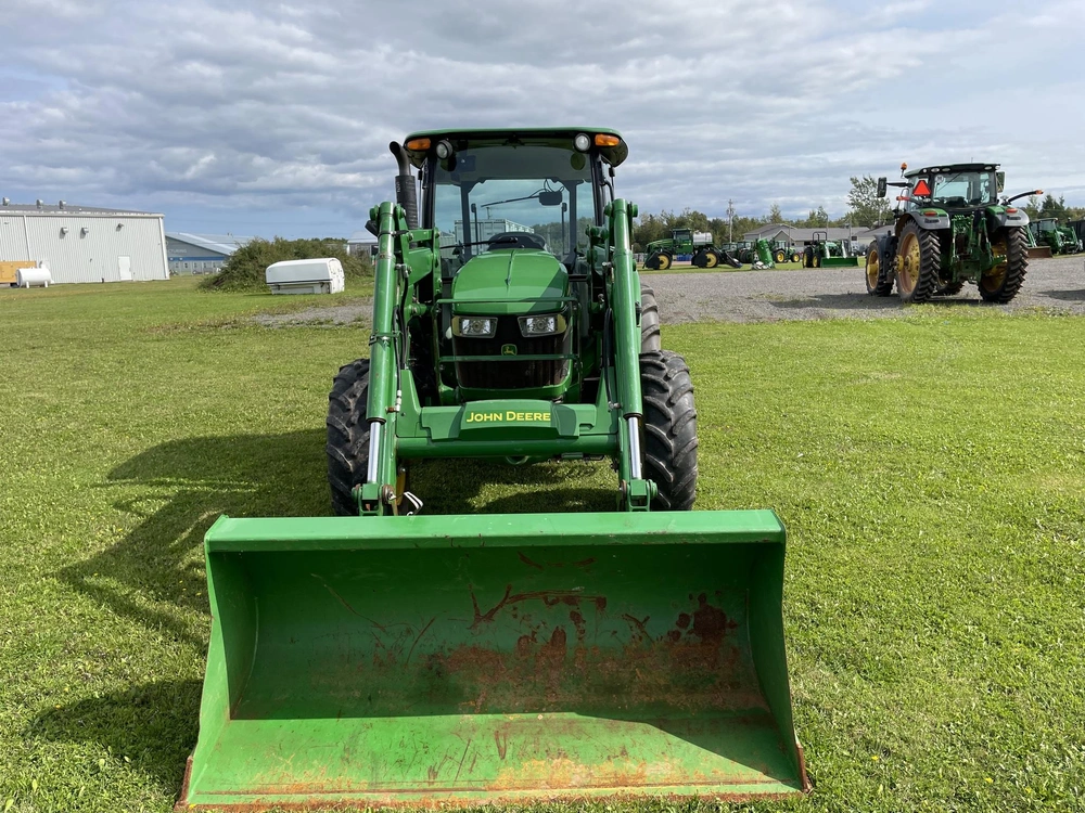2021 John Deere 5075e alt