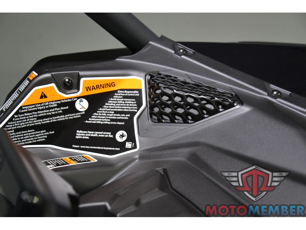 2026 Can-am Maverick X3 X Rs Turbo Rr Triple Black_10.25 In Infotainment