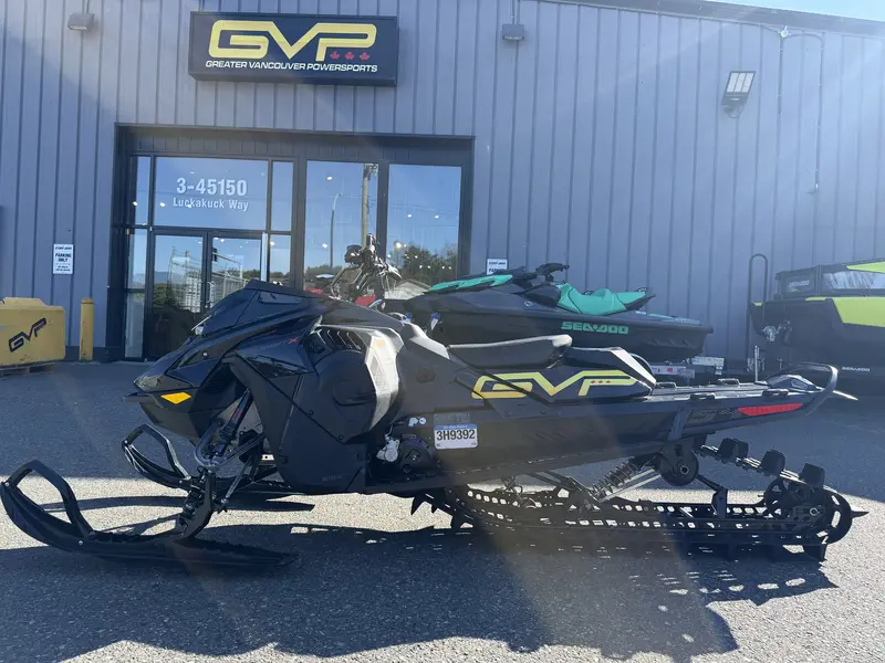 2026 Ski-Doo SUMMIT X 154 850 E-TEC TURBO R POWDERMAX ULTRA-LIGHT FLEXEDGE 3.0' SHOT W/ 10.25' TOUCHSCREEN