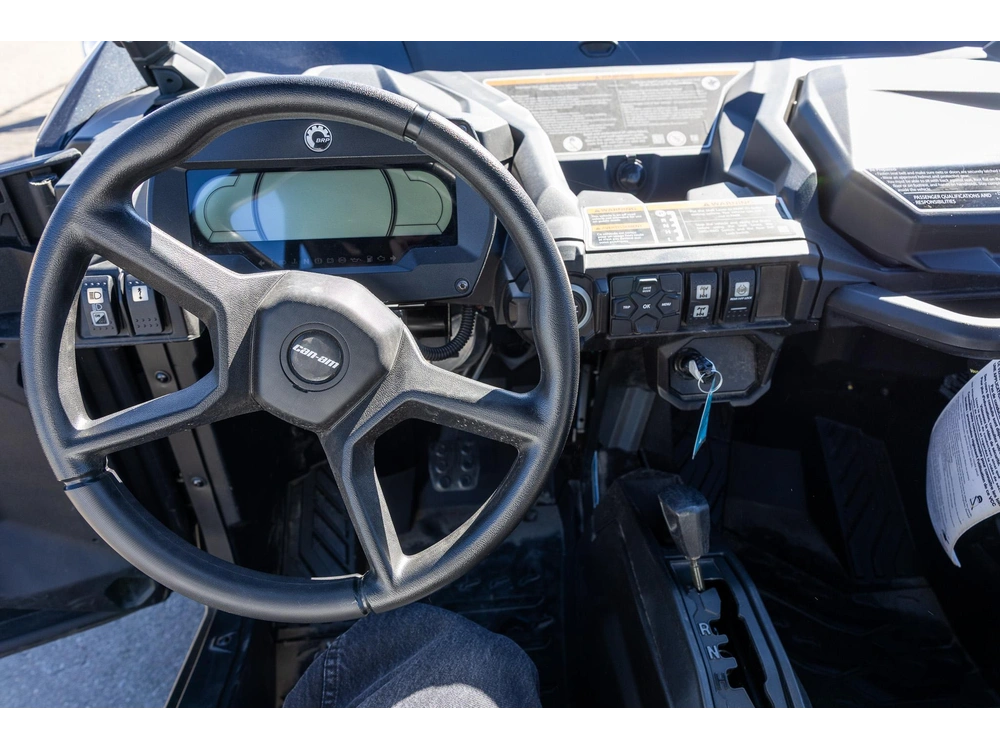 2026 Can-am Commander Max Xt 700 6kth alt