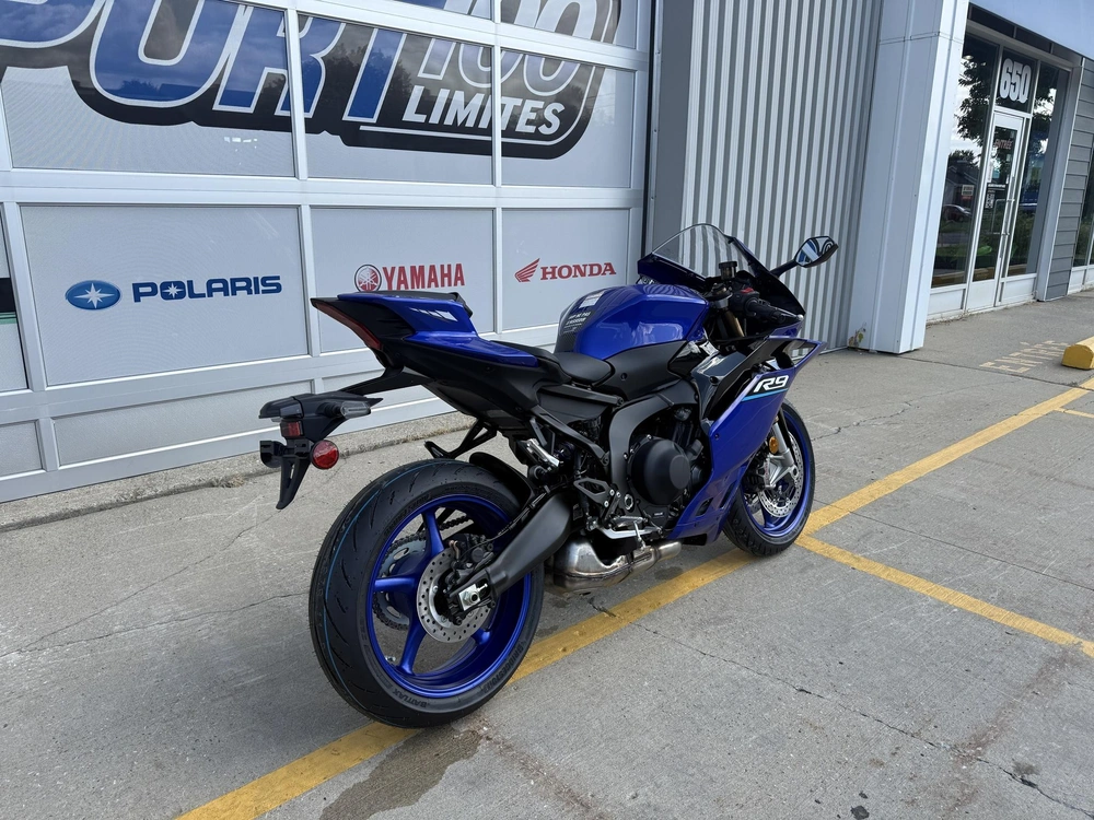 2027 Yamaha Yzf-r9 alt