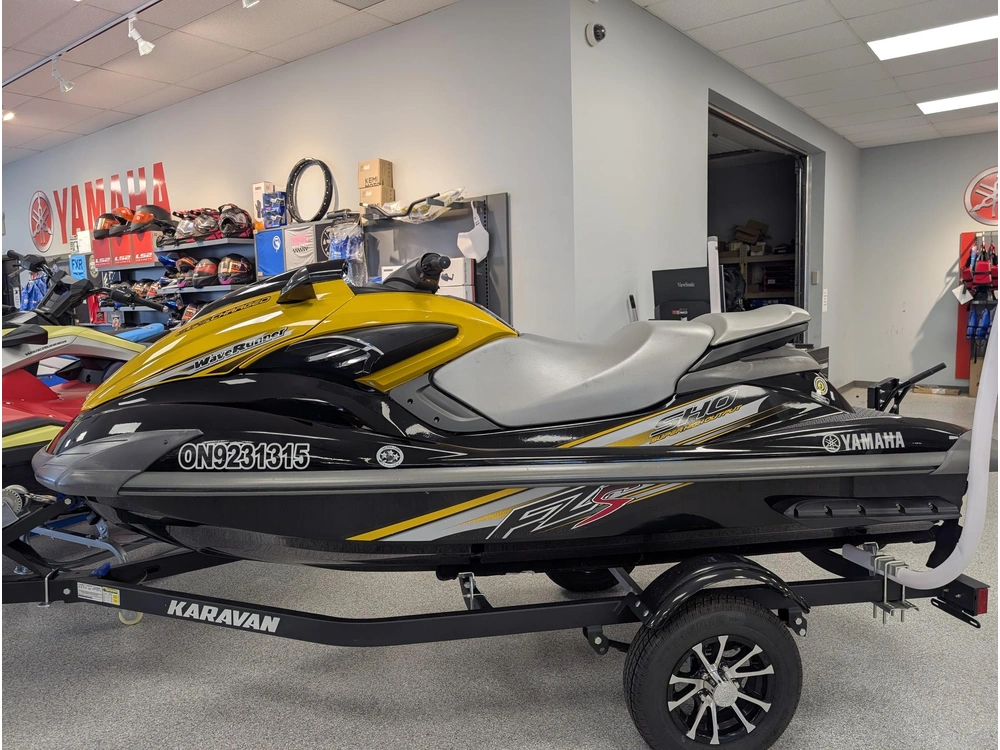 2012 Yamaha Fzs alt