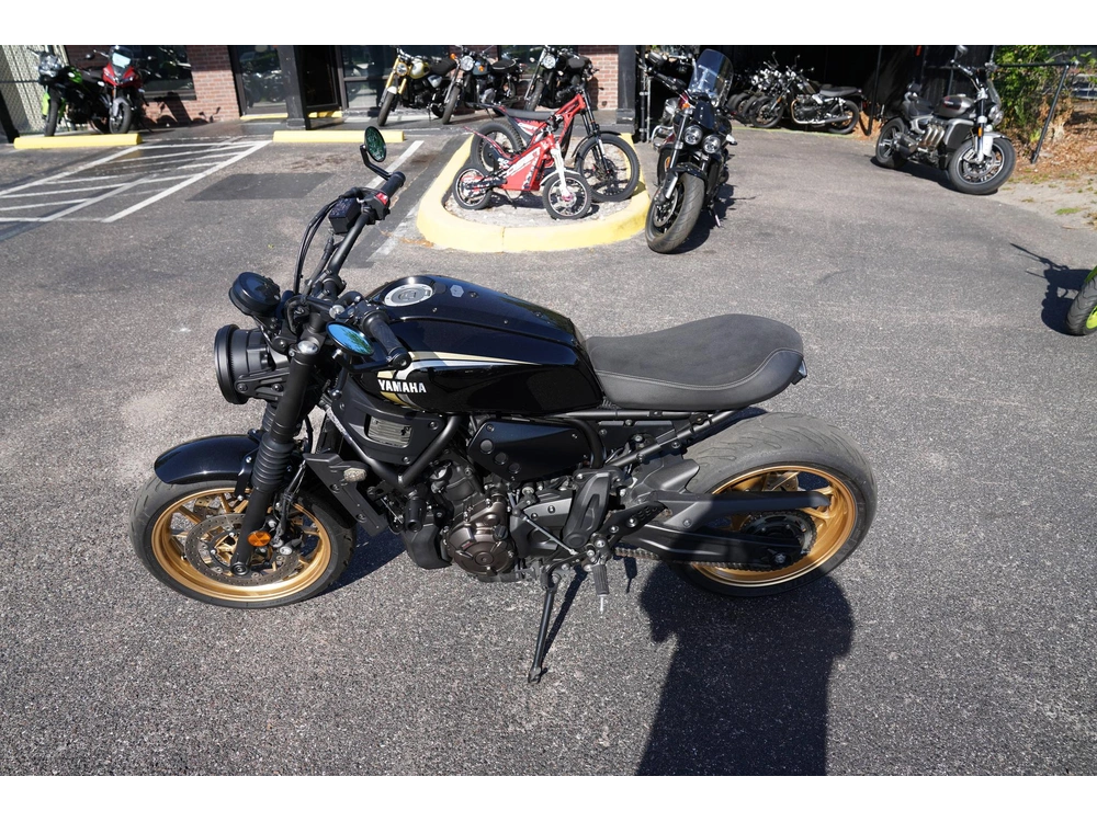 2023 Yamaha Xsr 700 alt
