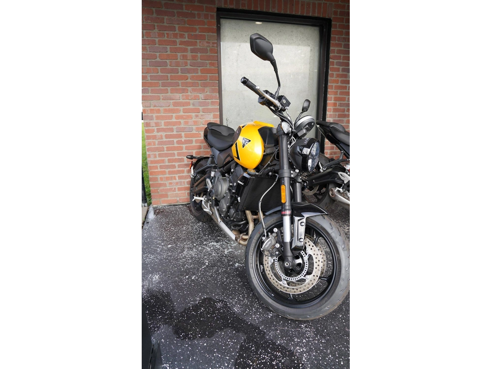 2026 Triumph Trident 660 alt
