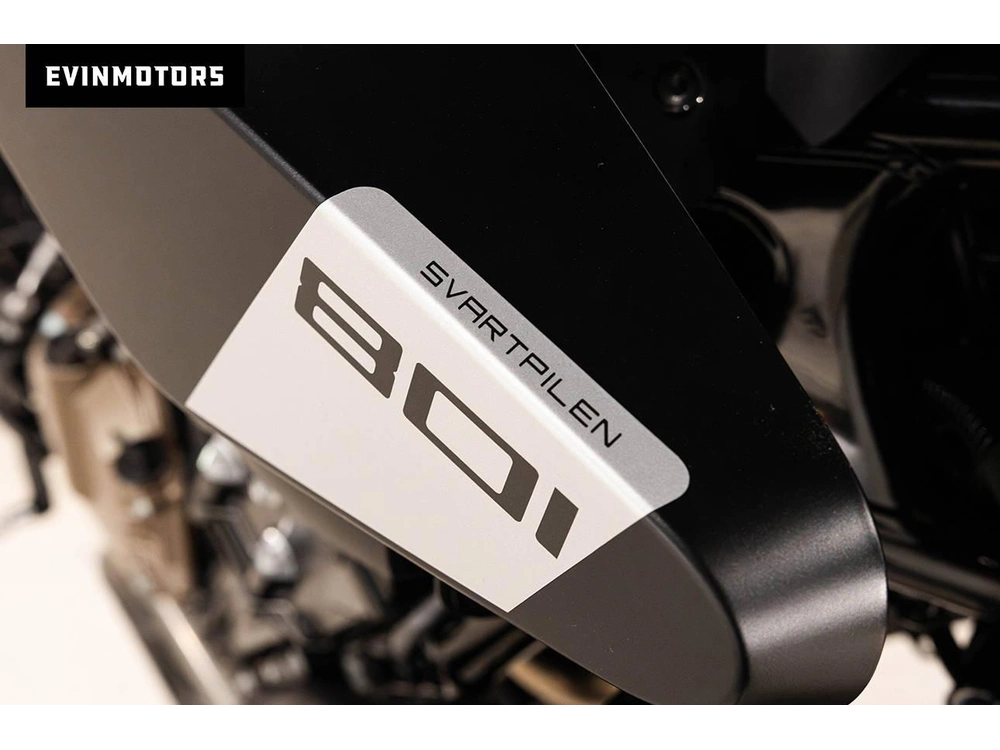 2025 Husqvarna Motorcycles Svartpilen 801