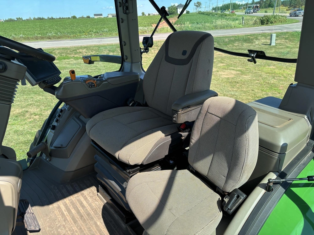 2023 John Deere 7r 210