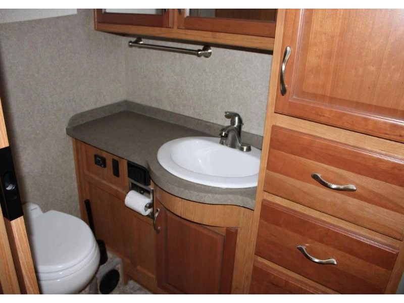 Fleetwood Bounder 35k 2016 alt