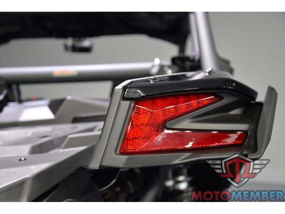 2026 Can-am Maverick X3 X Rs Turbo Rr Triple Black_10.25 In Infotainment