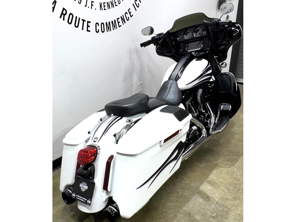 Harley-davidson Street Glide Cvo 2016 alt