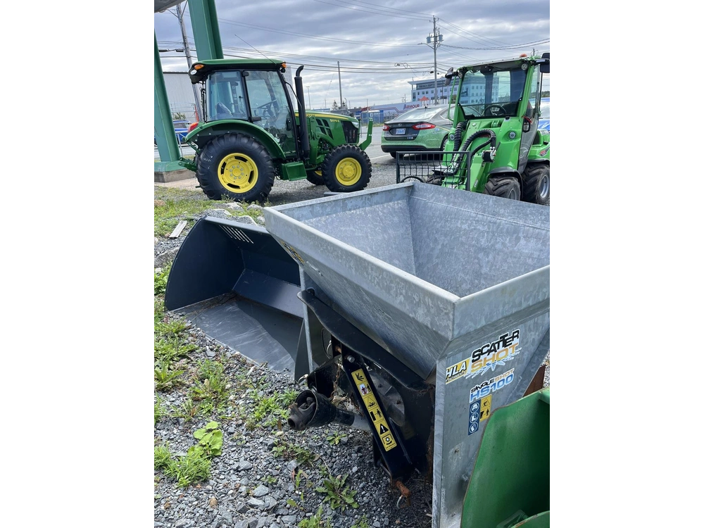 2022 John Deere 4066r alt
