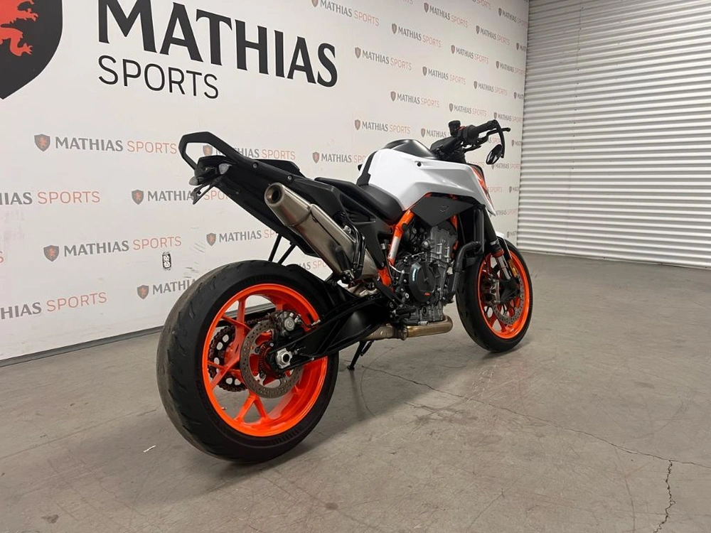 Ktm 890 Duke R 2021 alt
