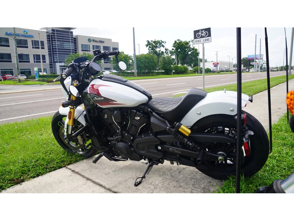 2025 Indian Motorcycle Motorcycle 101 Scout White Mtlc Wgrfx Tec alt