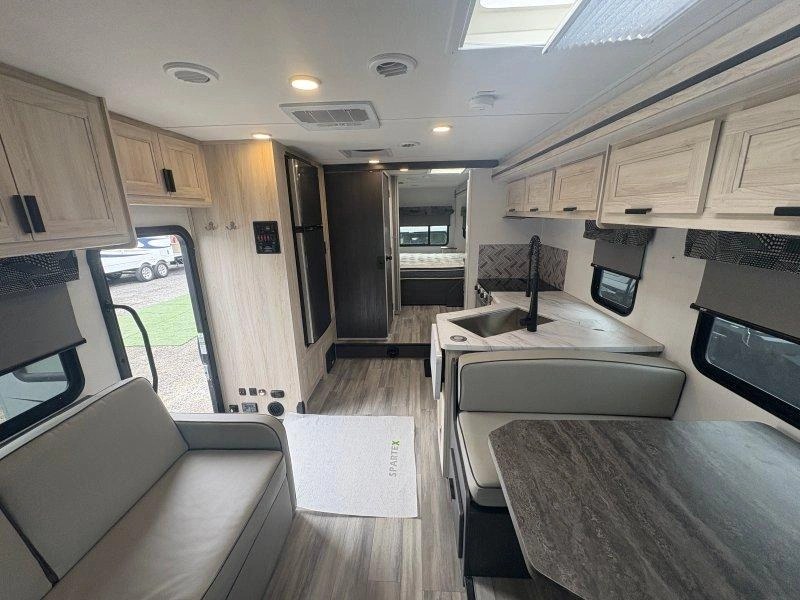 Forest River Sunseeker 3050s 2023 alt
