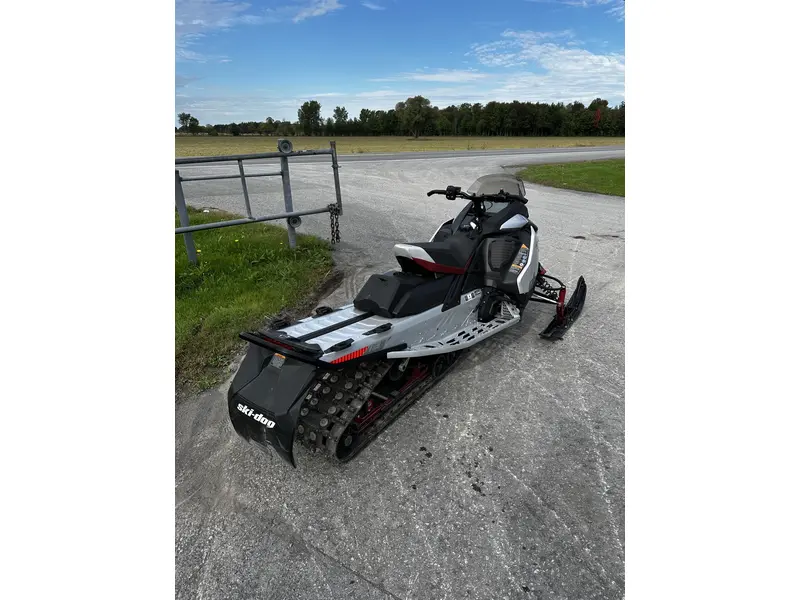 2024 BRP 2024 Ski-Doo MXZ X-RS 850 E-TEC Smart-Shox + Big 10.25” Screen!