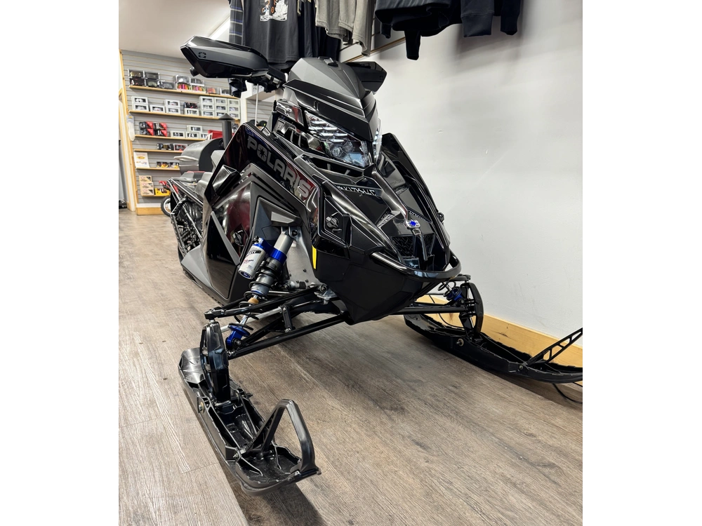 2027 Polaris 850 Switchback Assault 146, Black, 1.35 7s alt