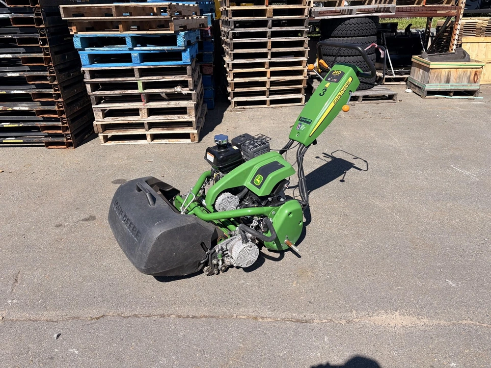 John Deere 220a 2016 alt