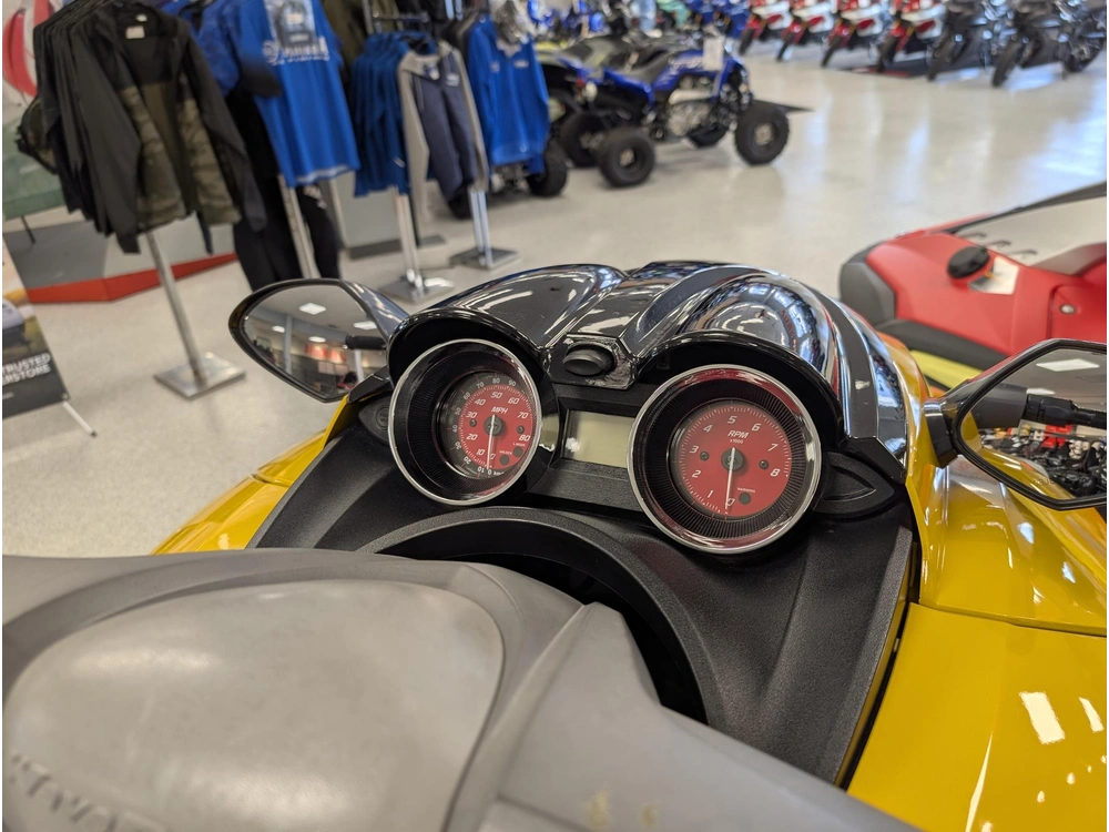 2012 Yamaha Fzs alt