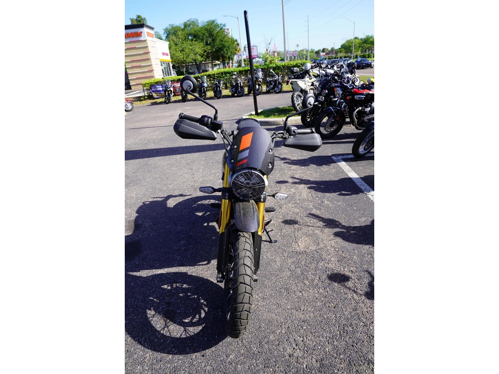 2026 Triumph Scrambler 400 Xc alt