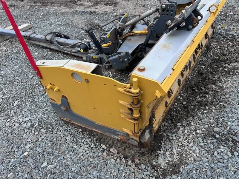 2022 John Deere 4066r alt