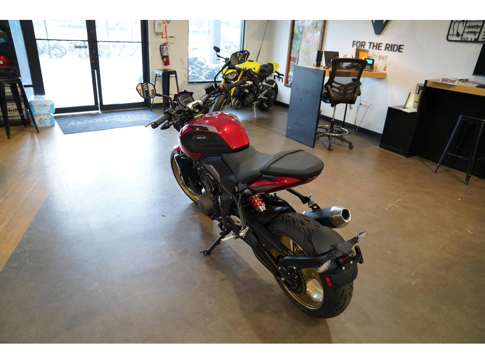 2026 Triumph Trident 800 alt