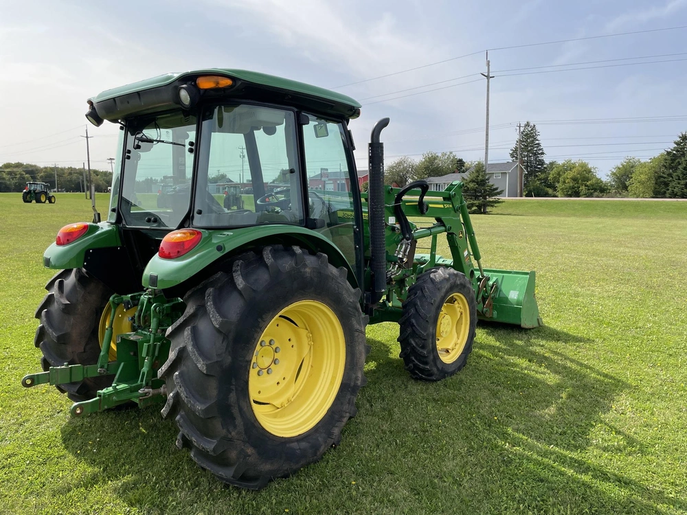 2021 John Deere 5075e alt