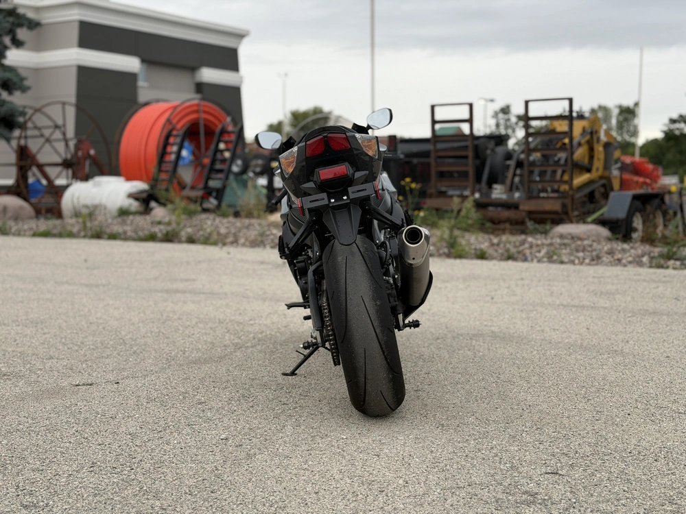 2025 Suzuki Gsx-r750z alt