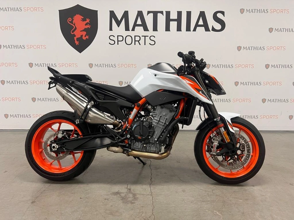Ktm 890 Duke R 2021 alt