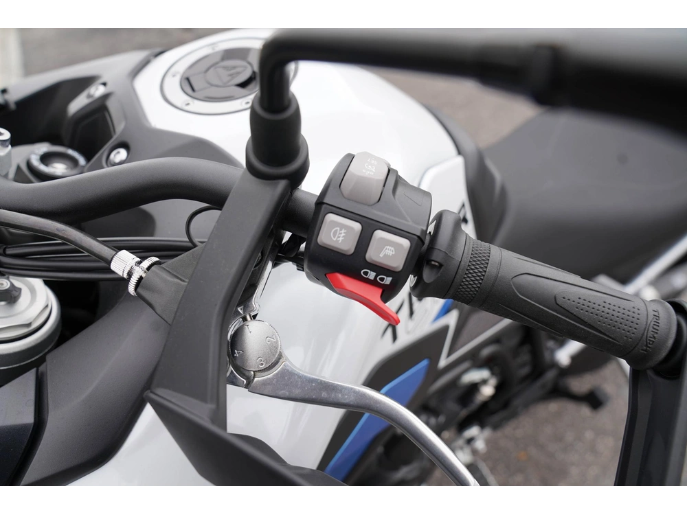 2026 Triumph Tiger 900 Alpine Edition alt