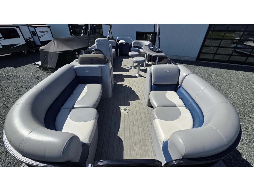 2018 Manitou Pontoon Aurora Le 230 alt