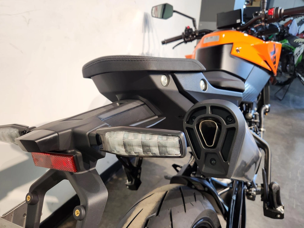 2027 Ktm 790 Duke alt