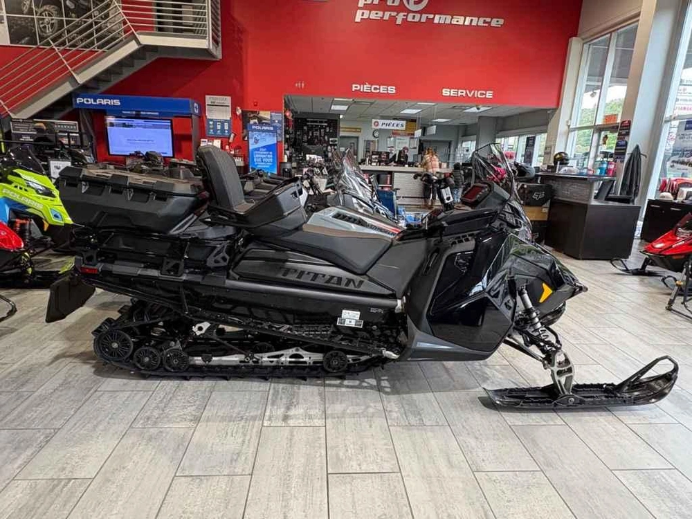 2027 Polaris 850 Titan Adventure Ultimate 1.8 alt