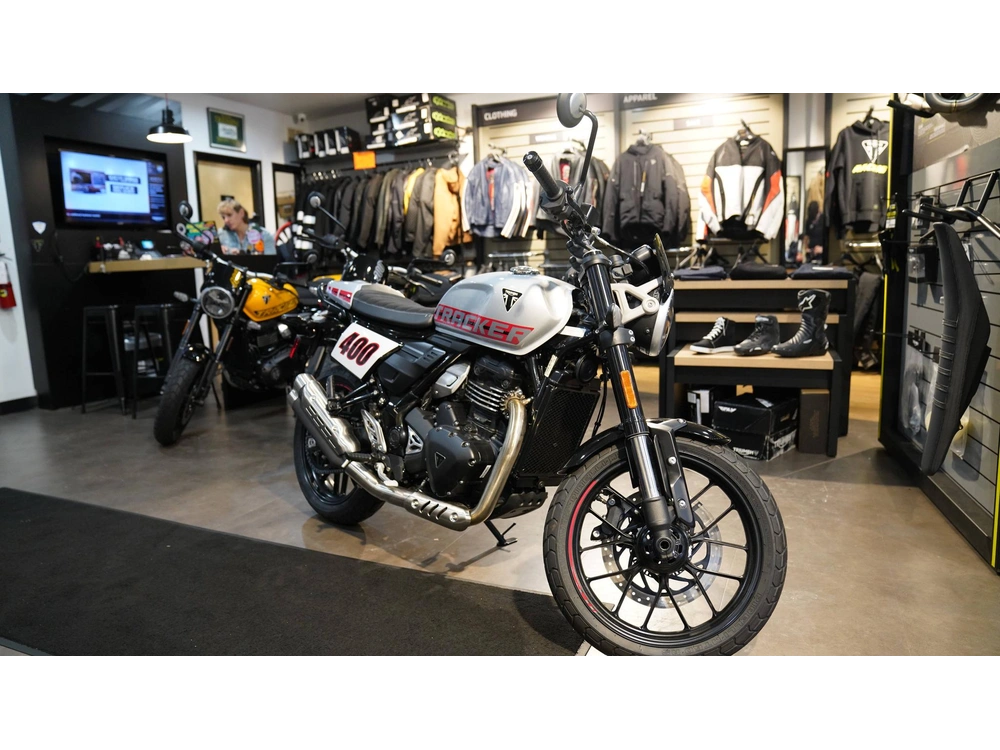 2027 Triumph Street Tracker 400 alt