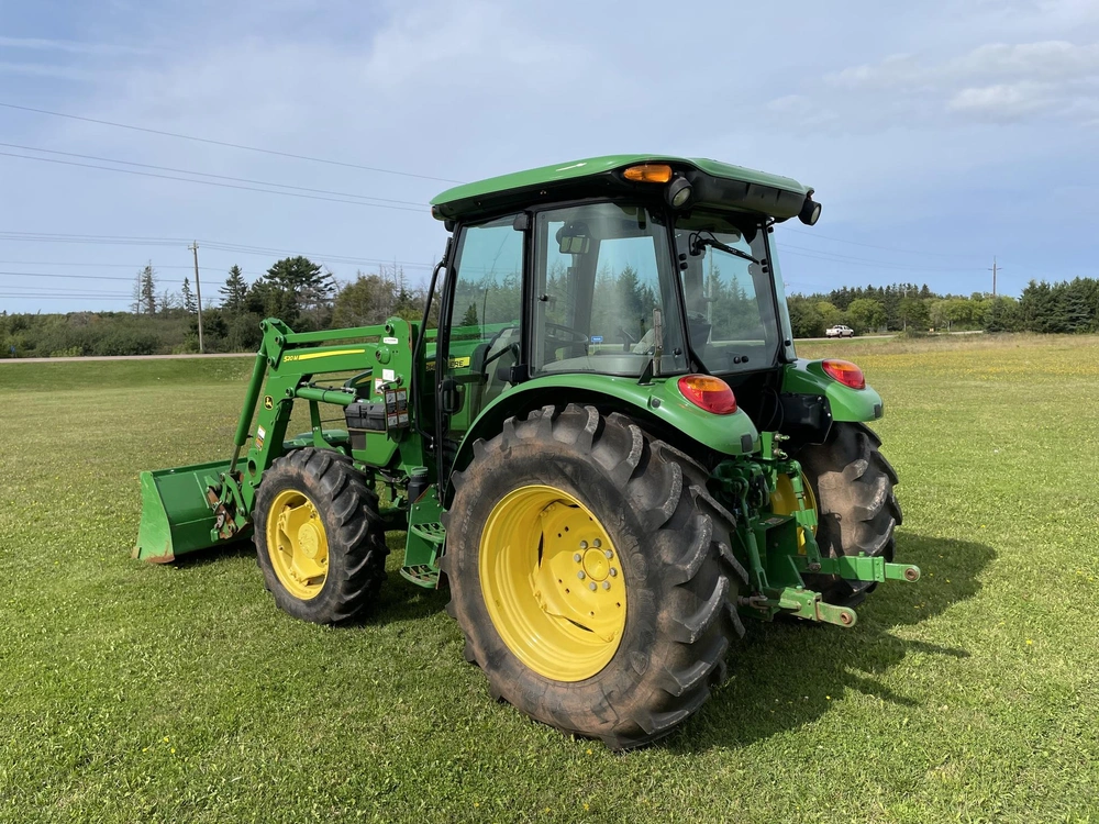 2021 John Deere 5075e alt
