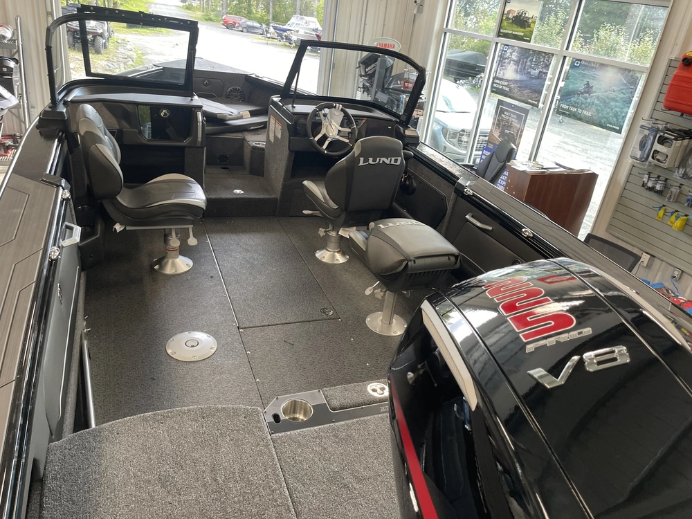 2027 Lund Boat Co 1975 Tyee alt