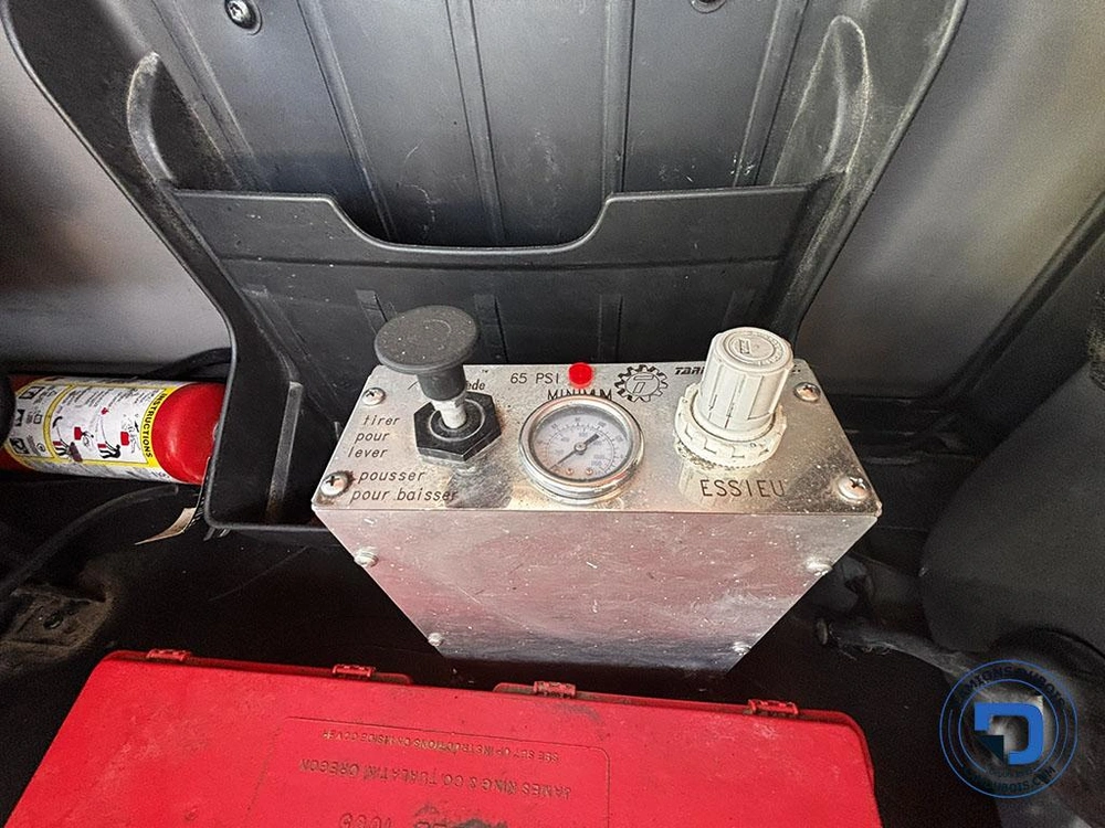 Freightliner 114sd 2022 alt