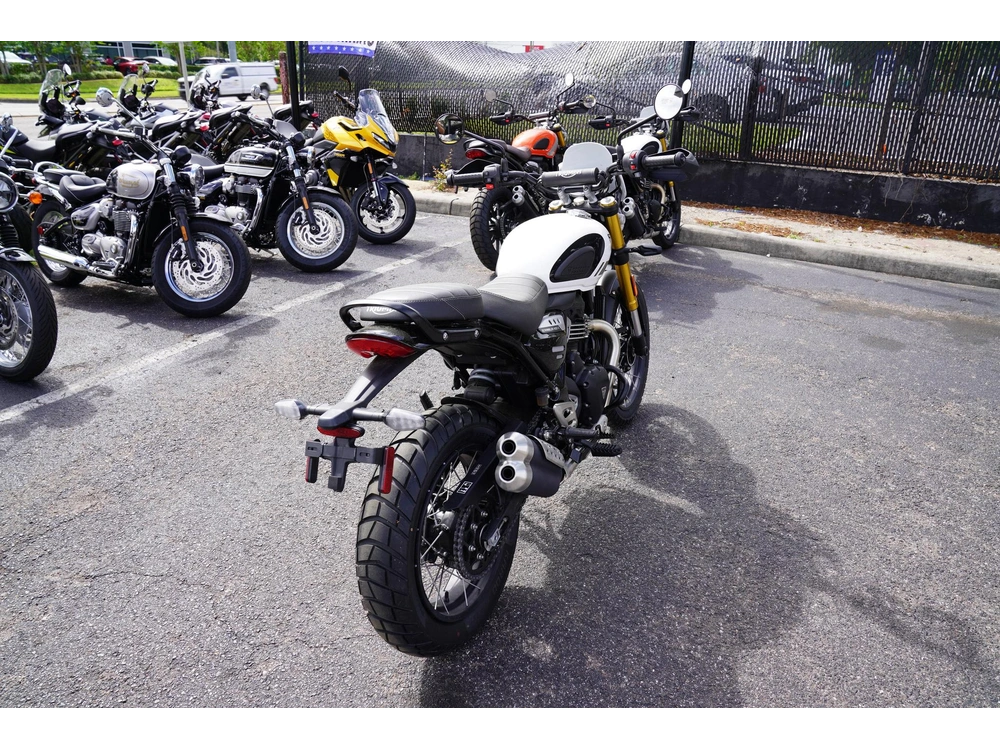 2026 Triumph Scrambler 400 Xc alt