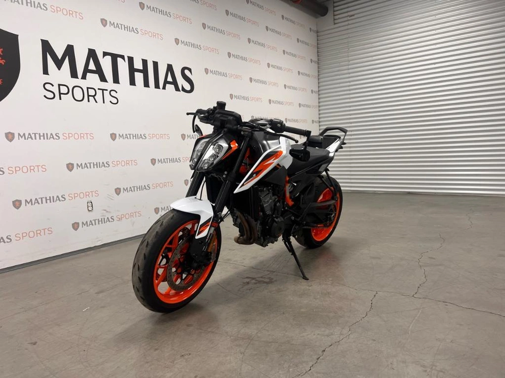 Ktm 890 Duke R 2021 alt