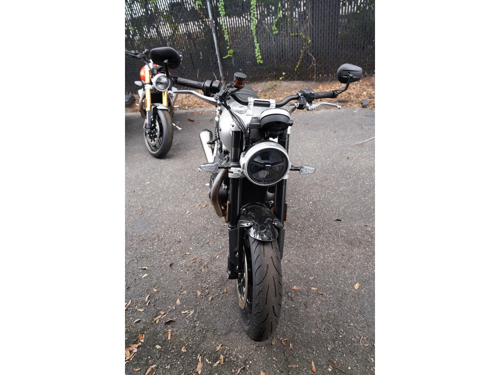 2025 Triumph Speed Twin 1200 alt