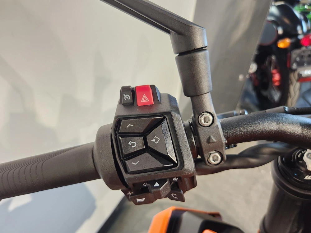2027 Ktm 790 Duke alt