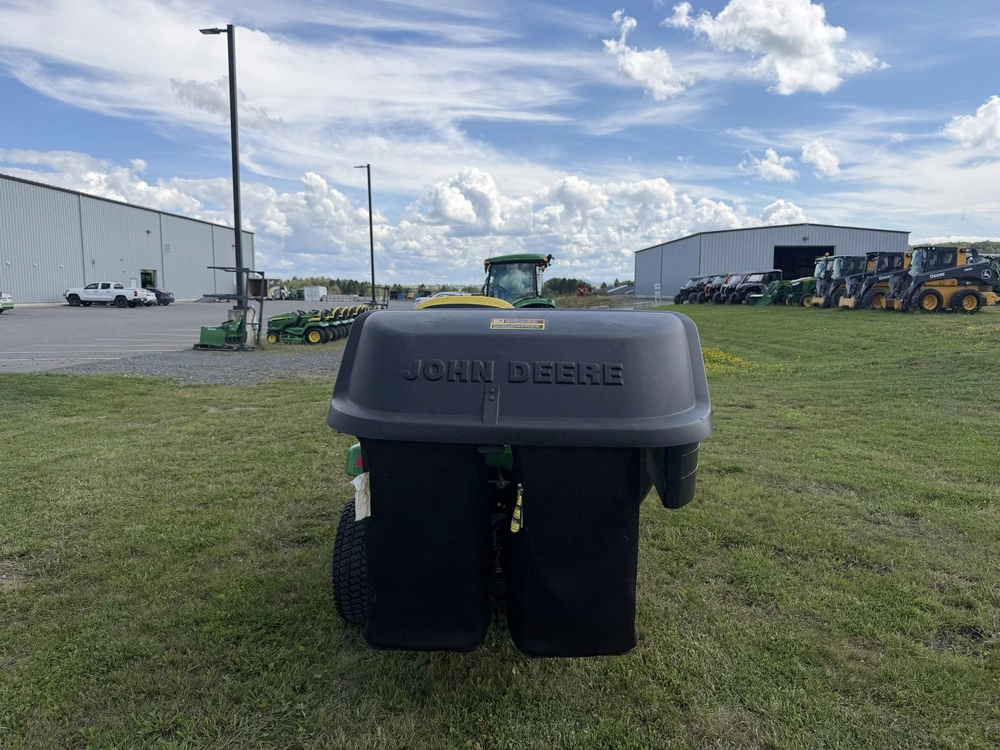 2022 John Deere X370 alt