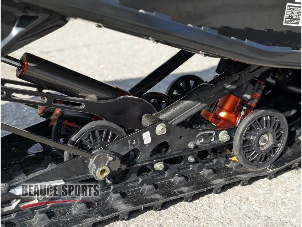 Polaris Indy Vr1 137 850 Dynamix Motoneige Sentier Performance Trail Confort Suspension Adaptative Longue Distance 2 Temps Puissance Mint Garantie Mxz Renegade Zr Sidewinder Switchback 2026 alt
