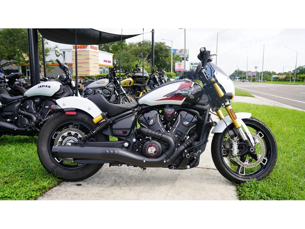 2025 Indian Motorcycle Motorcycle 101 Scout White Mtlc Wgrfx Tec alt